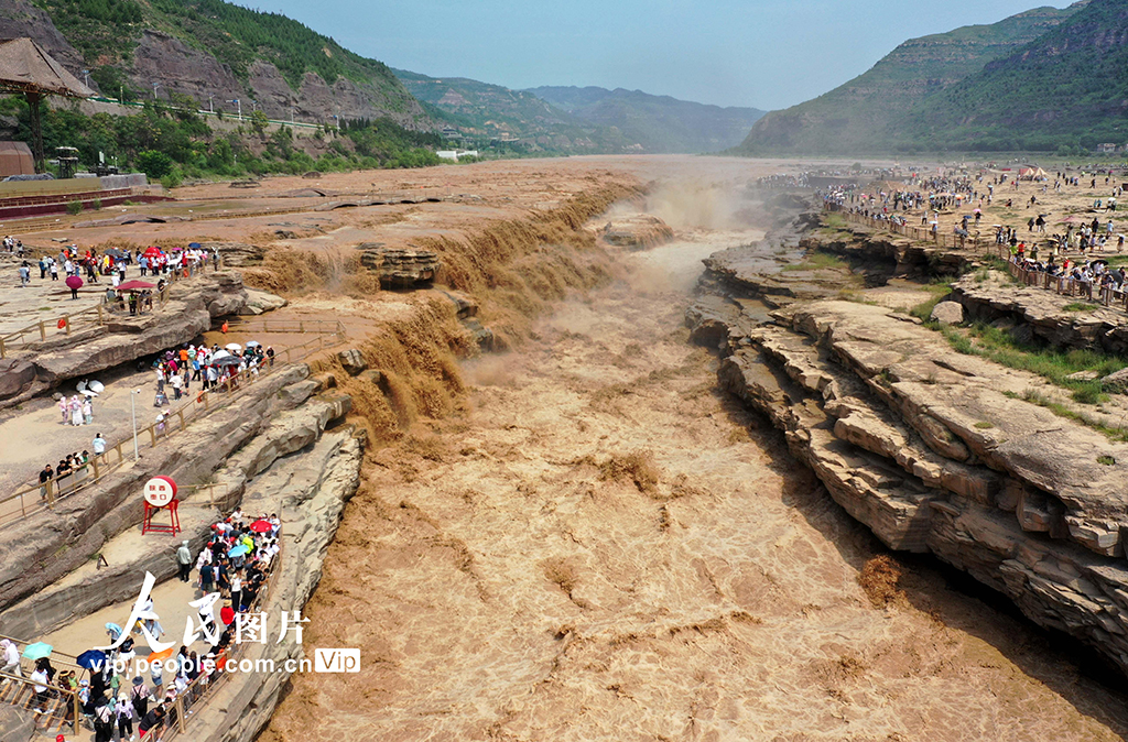 山西吉縣:黃河壺口瀑布水量大增【6】