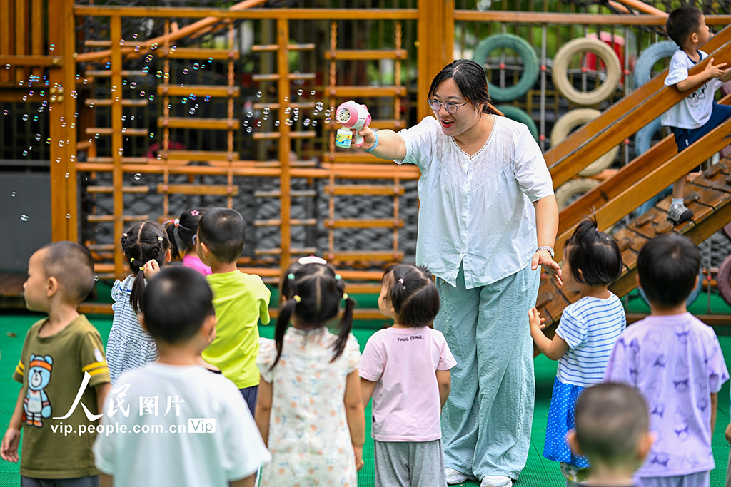 江蘇南京：多彩暑托班