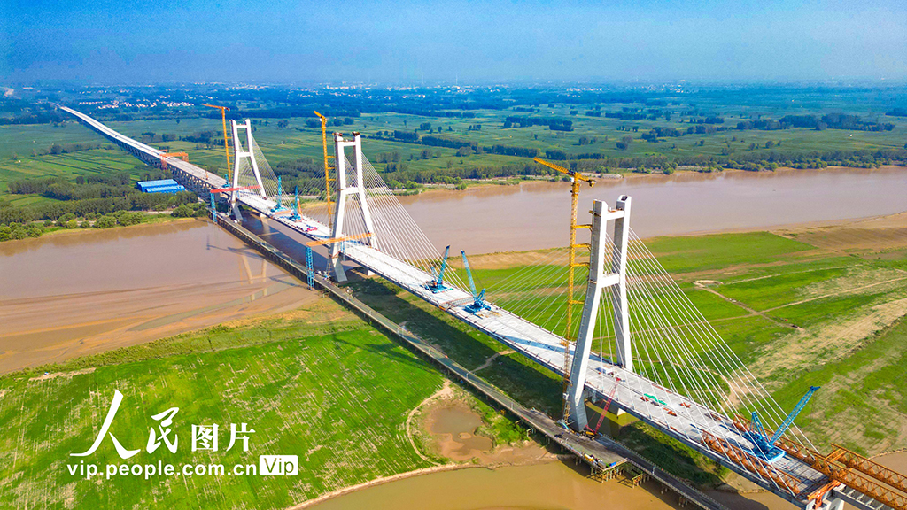 河南：蘭原高速黃河特大橋主橋合龍【6】