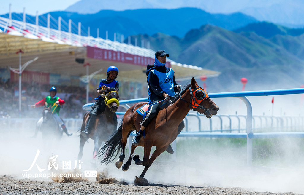 甘肅肅南:草原賽馬精彩紛呈【2】