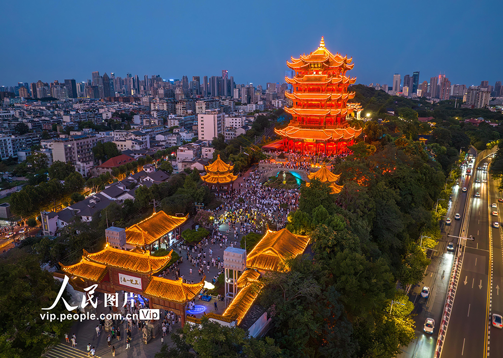 湖北武漢:黃鶴樓人氣旺【4】