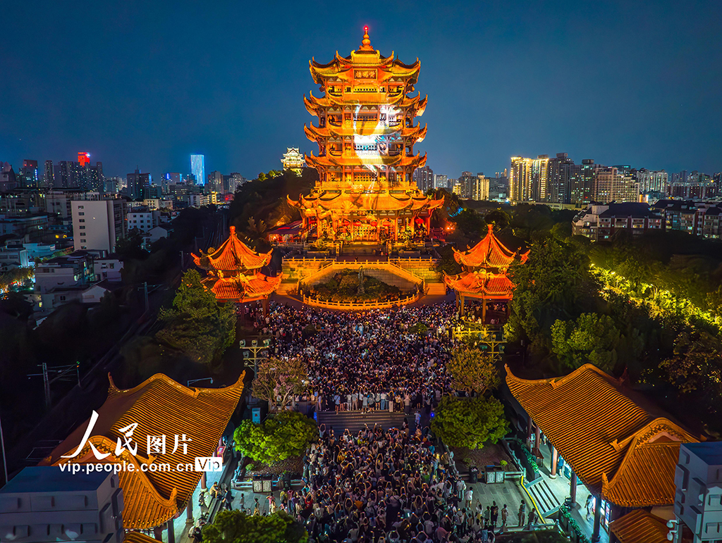 湖北武漢:黃鶴樓人氣旺【5】