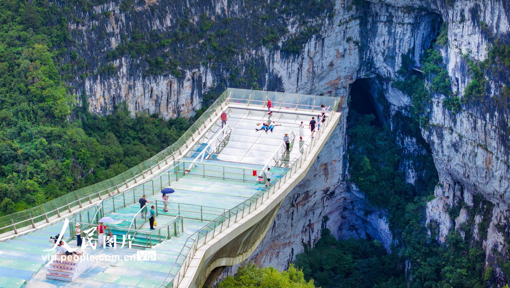 廣西樂業:暑期天坑美景引游人【3】