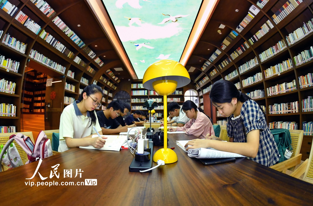 江西宜春：城市書房樂享閱讀【2】