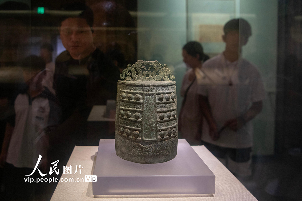 河南開封：博物館里游客多【4】