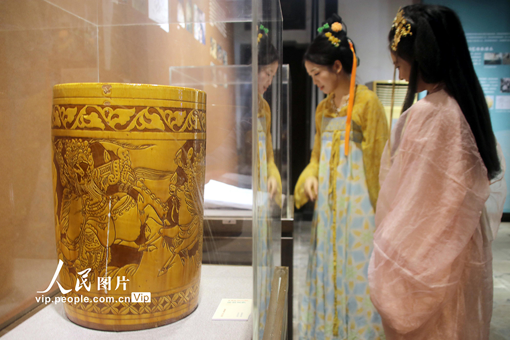 界首彩陶珍品亮相蘇州園林博物館【2】