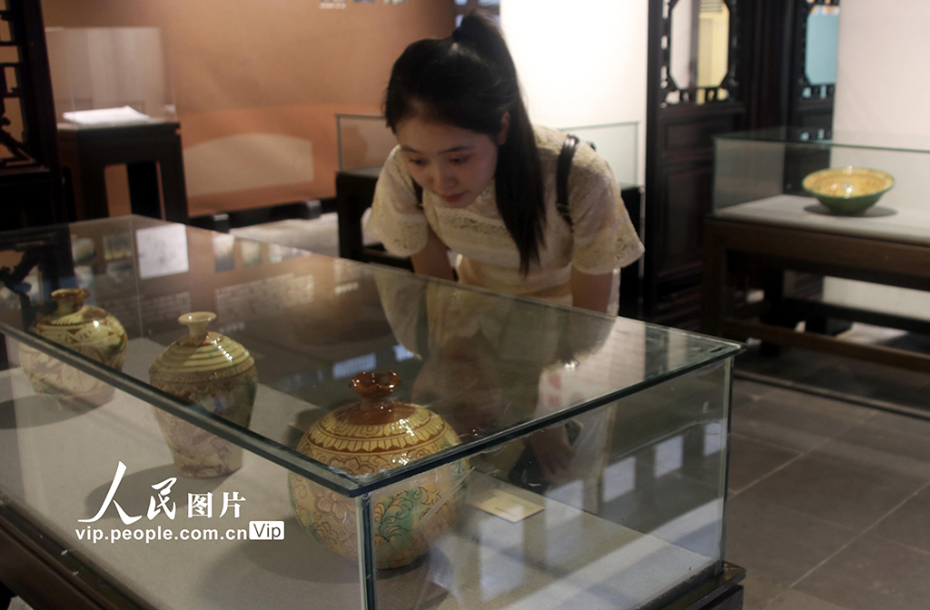 界首彩陶珍品亮相蘇州園林博物館【5】