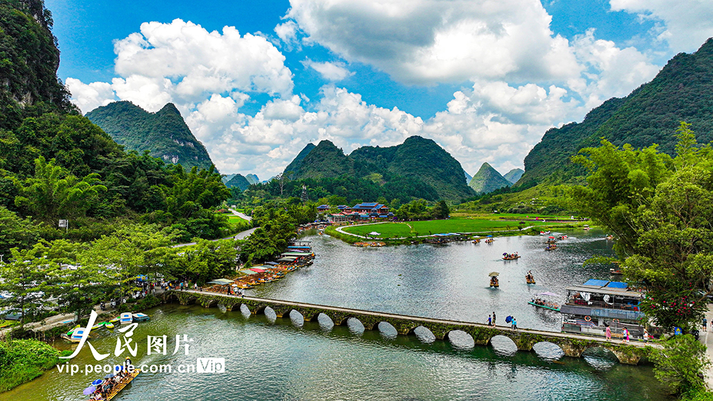 廣西靖西:山水美景引客來【7】