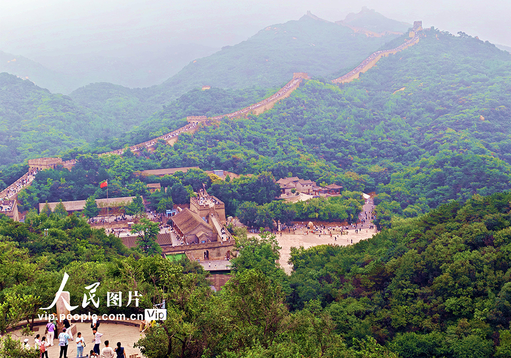 北京:八達嶺長城游人如織【2】
