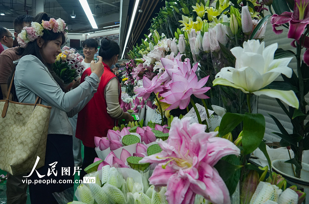 云南昆明：斗南花市鮮花俏銷【6】