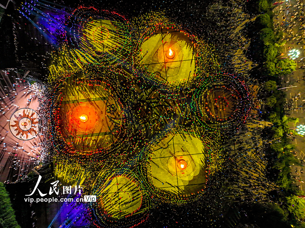 貴州黔西：火把歡歌