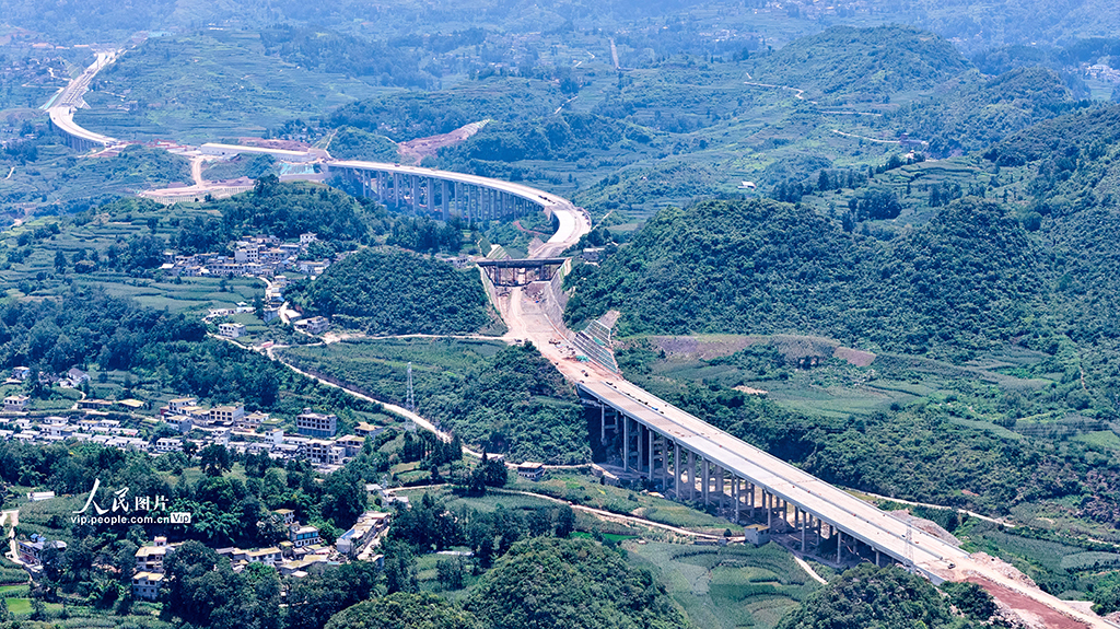 滬昆高速擴容工程安盤段山區智慧梁場完成全部T梁預制任務
