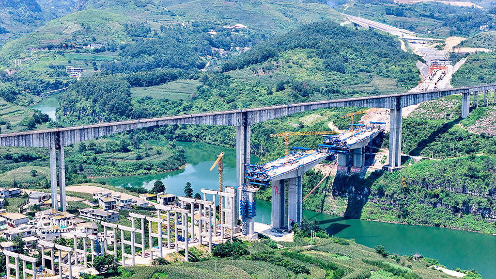 滬昆高速擴容工程安盤段山區智慧梁場完成全部T梁預制任務【2】