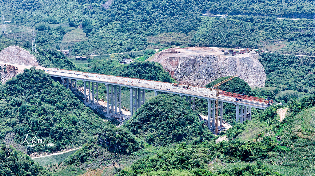 滬昆高速擴容工程安盤段山區智慧梁場完成全部T梁預制任務【3】
