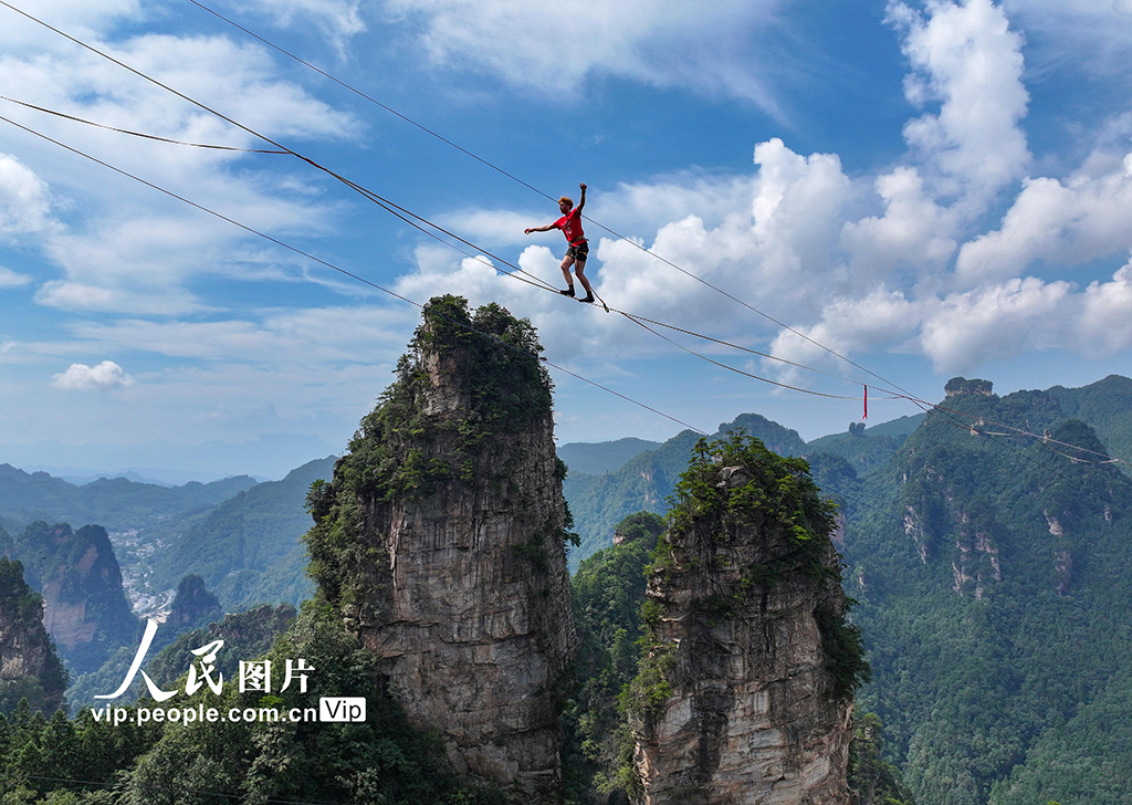湖南張家界：黃石寨“亞洲之王”高空扁帶爭霸賽開賽【2】