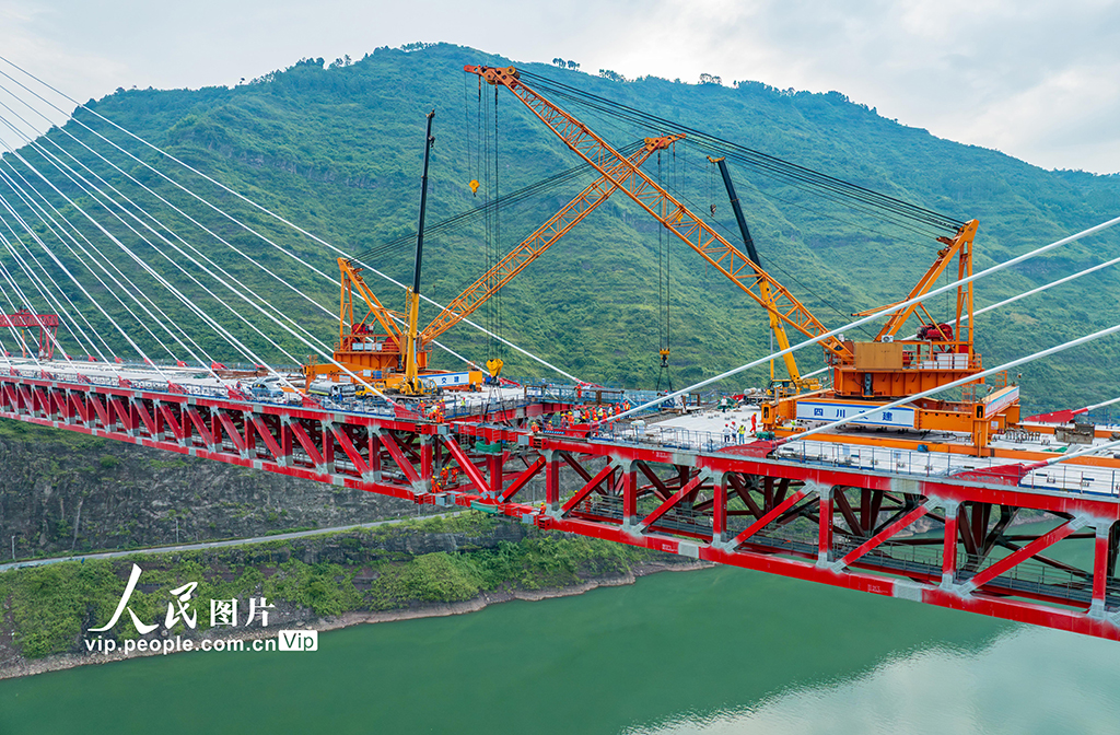 云南綏江:新市金沙江特大橋合龍【5】
