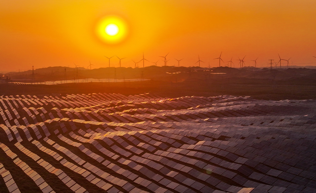 這是8月19日拍攝的“寧電入湘”工程配套新能源項目（無人機照片）。