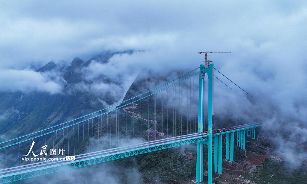 貴州:花江峽谷大橋進行荷載試驗【5】