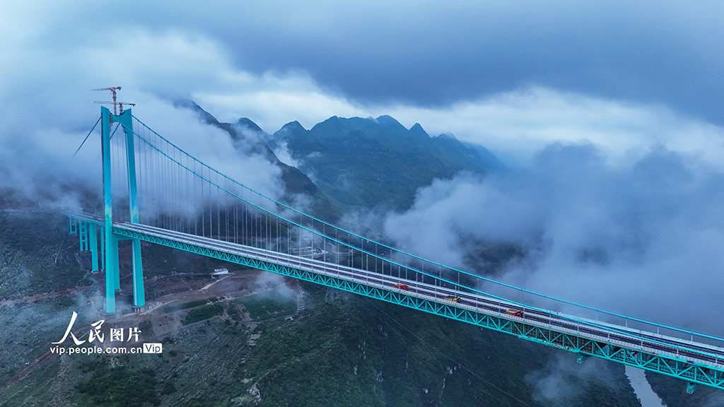 貴州:花江峽谷大橋進行荷載試驗【11】