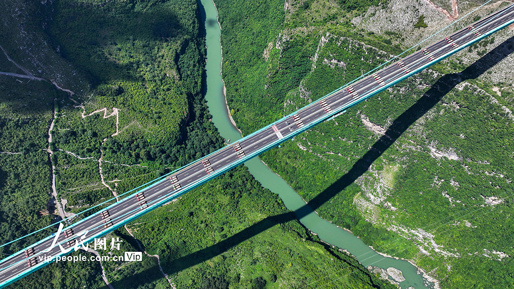 貴州:花江峽谷大橋進行96輛車靜載試驗【7】