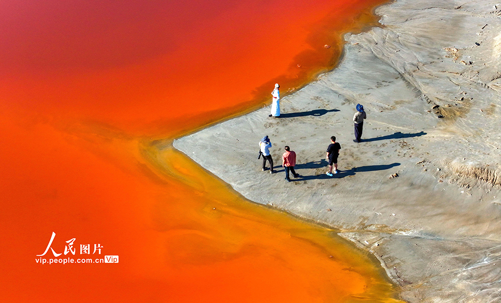 內蒙古鄂爾多斯:芒乃淖爾鹽湖景色迷人引客來【2】