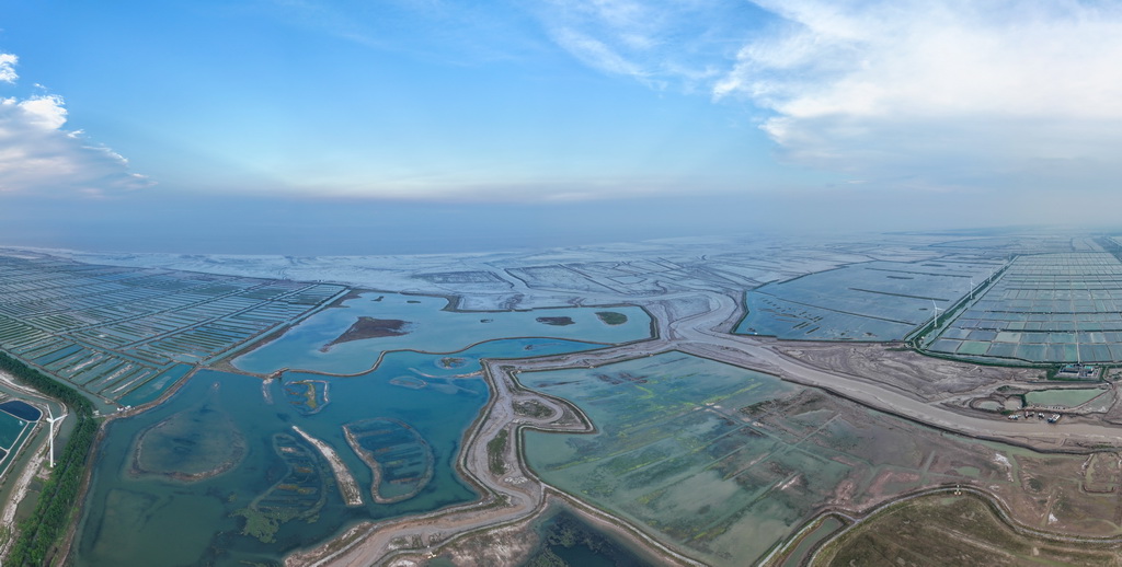 8月25日拍攝的川水灣（無人機照片）。