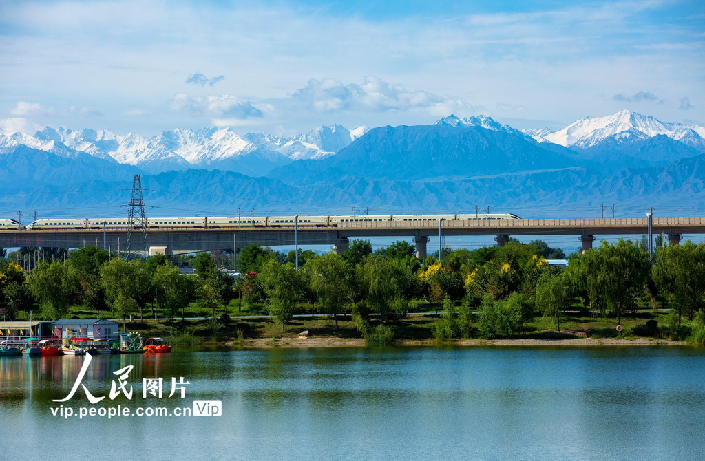 甘肅張掖:蘭新鐵路暑運忙【4】