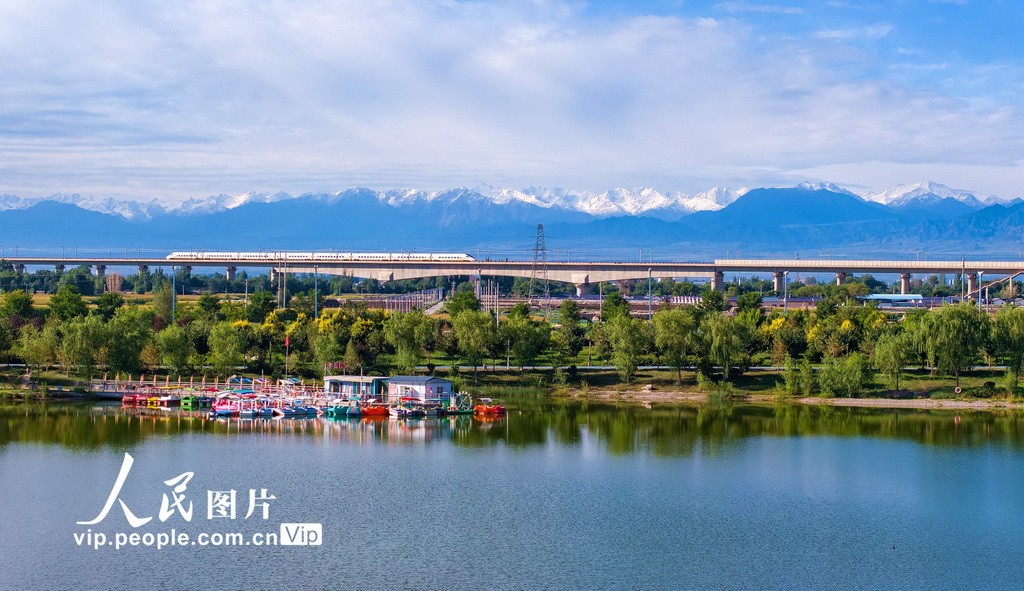 甘肅張掖:蘭新鐵路暑運忙【2】