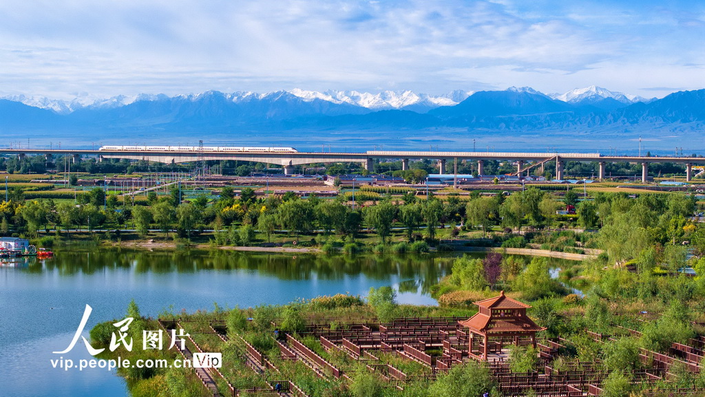 甘肅張掖:蘭新鐵路暑運忙【3】