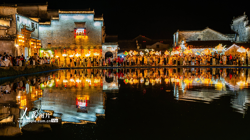 安徽黟縣:魚燈巡游鬧古村【4】