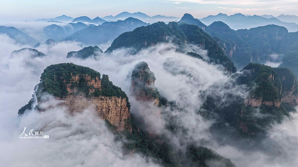河北興?。涸朴颗d隆山