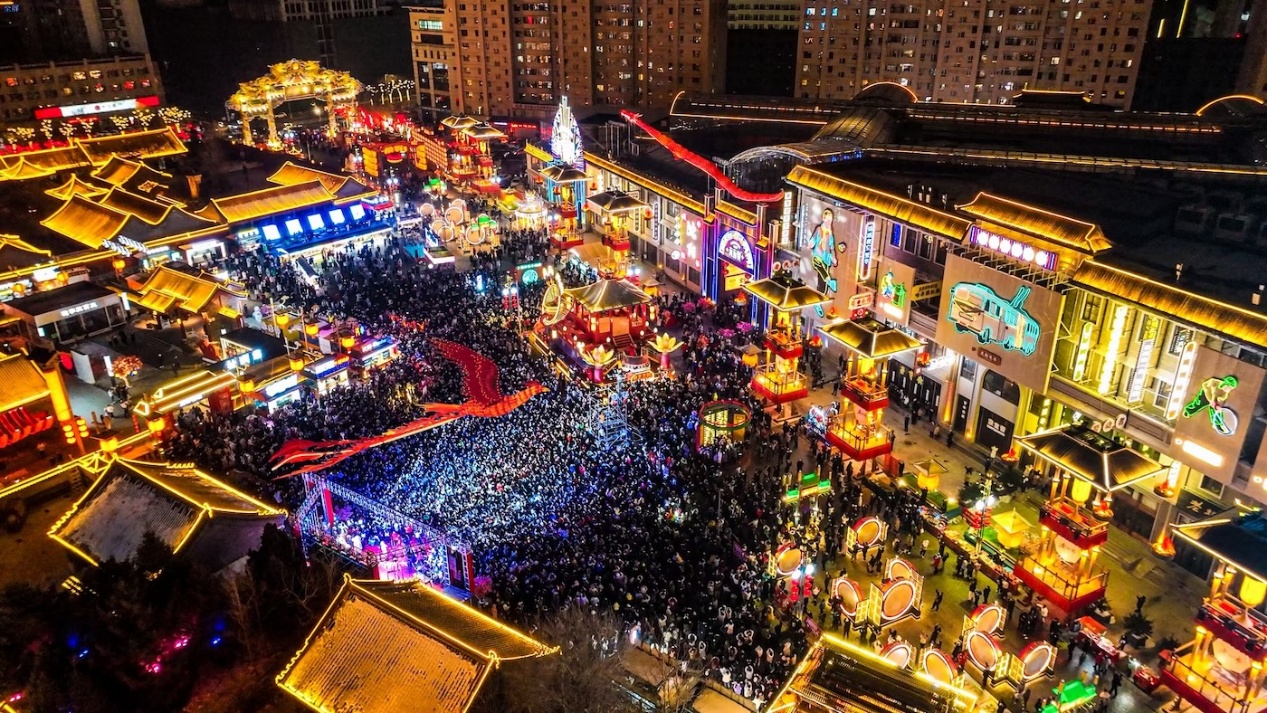 游人如織的老北市。