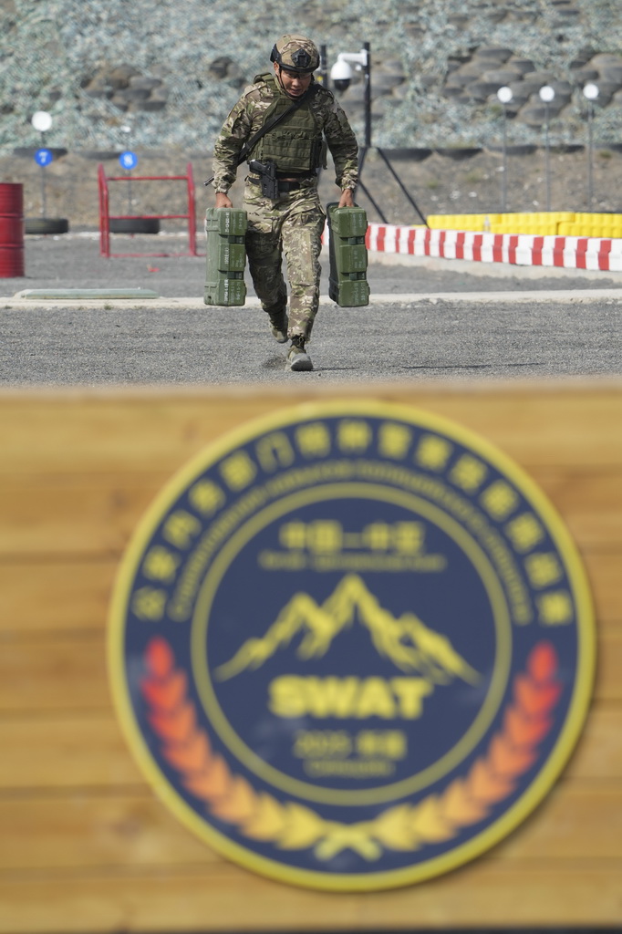 9月8日，參賽隊員在比賽中。