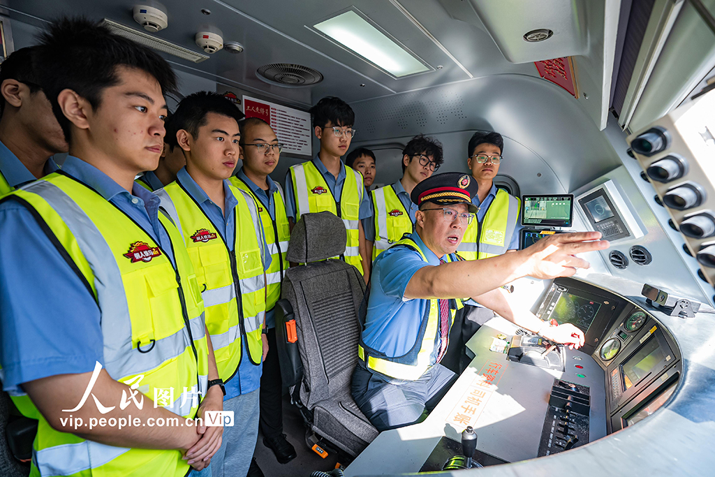 陜西西安：手把手傳技 心貼心帶徒【5】