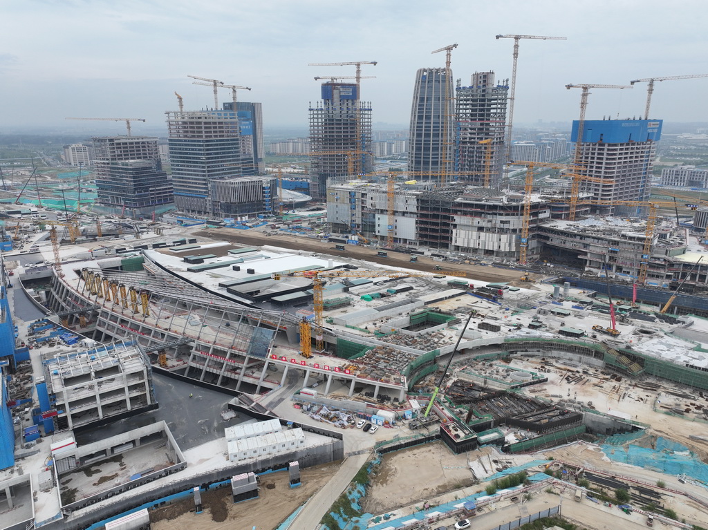 雄忻高鐵雄安地下段及相關配套工程四標段建設現場（9月12日攝，無人機照片）。