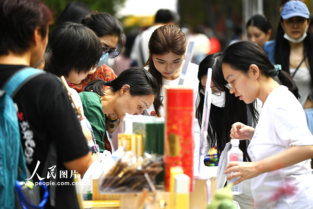 2025“我與地壇”北京書市開啟【3】