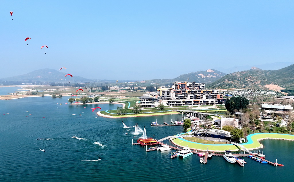 9月14日拍攝的石家莊市元氏縣蟠龍湖景區一角（無人機照片）。