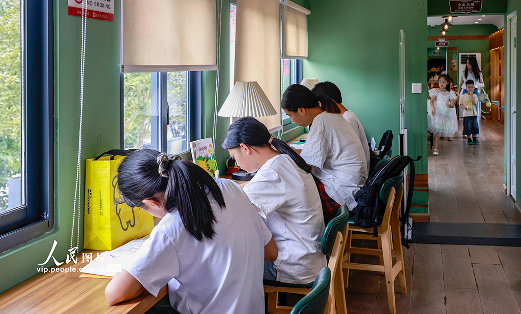 貴州玉屏:“火車書屋”樂享閱讀【3】