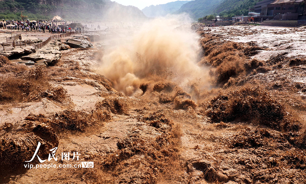 山西吉縣：黃河壺口瀑布氣勢磅礴【2】