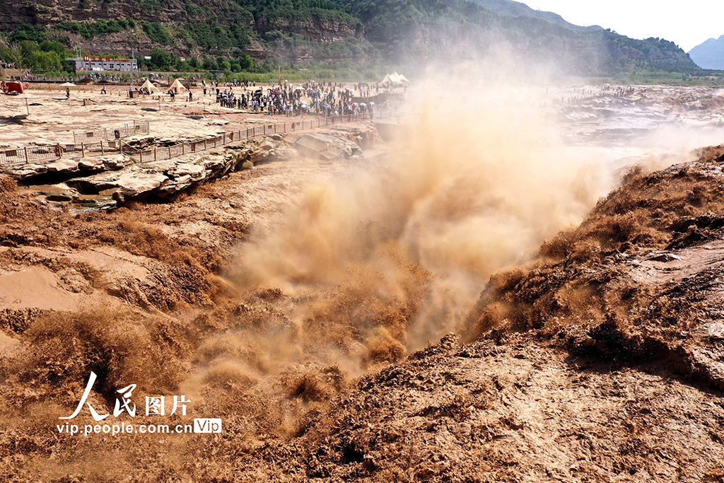 山西吉縣：黃河壺口瀑布氣勢磅礴