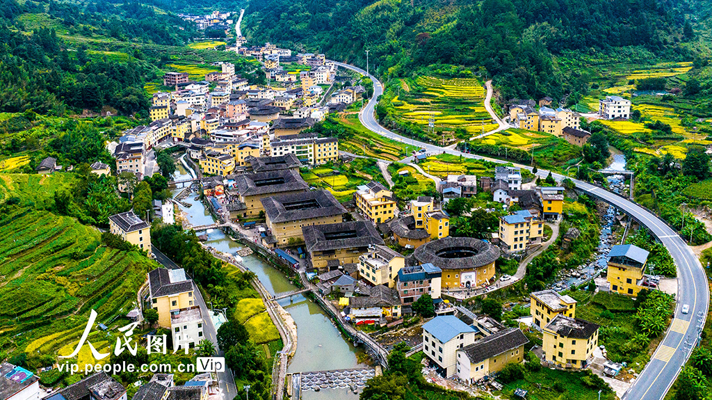 福建龍巖：永定土樓景美如畫