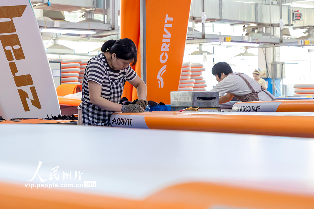 江蘇宿遷:趕制沖浪板訂單【3】