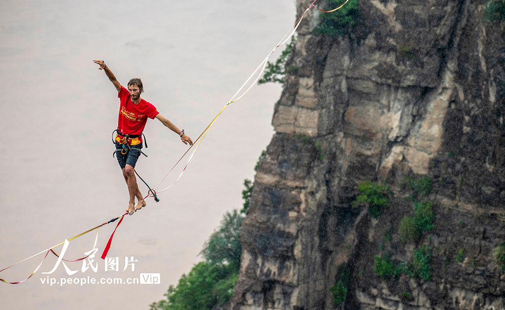 山西河津：高空扁帶國際挑戰賽舉行 中國選手奪冠【2】