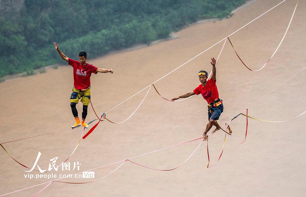 山西河津：高空扁帶國際挑戰賽舉行 中國選手奪冠【3】