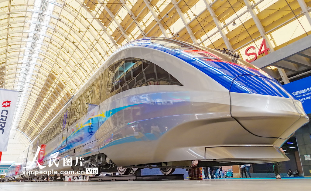 首列中國標準智能市域列車在青島亮相【6】