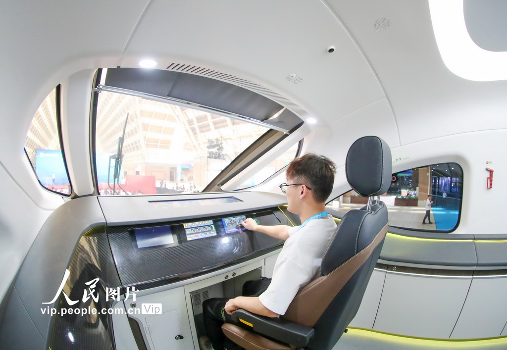首列中國標準智能市域列車在青島亮相【7】
