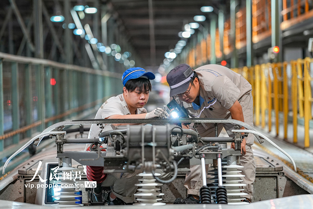 河南鄭州：開展動車組秋季整修工作【4】