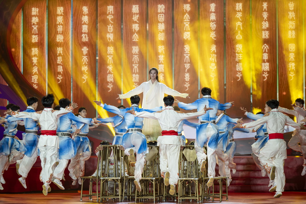 9月20日拍攝的第二屆楚文化節開幕式現場。