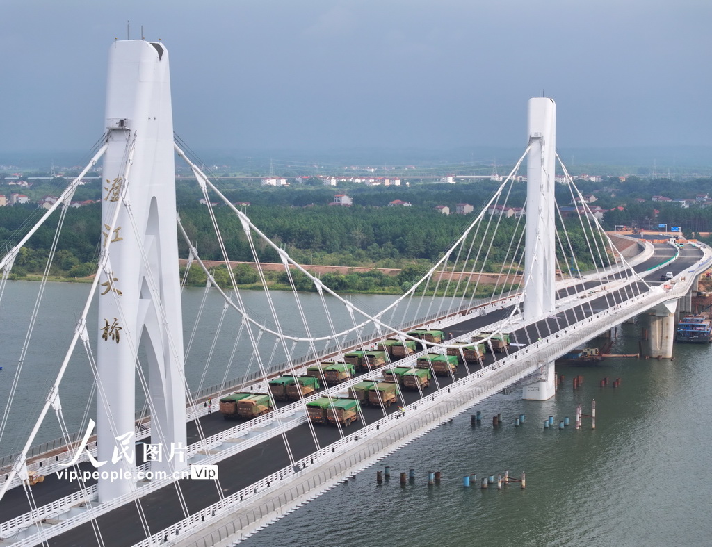 江西泰和：澄江大橋進行靜載試驗