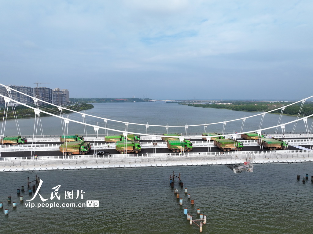 江西泰和:澄江大橋進行靜載試驗【4】